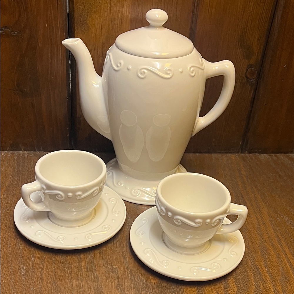 PartyLite Cream/White Ceramic Tea/Coffee Pot Wax Warmer with Candle Holder Cups